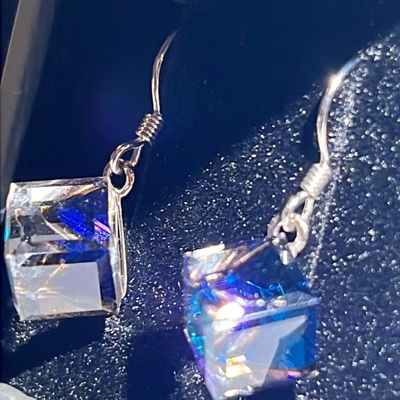 🆕Blue Swarovski Crystal Earrings by Cat Eye Jewels - Picture 10 of 16